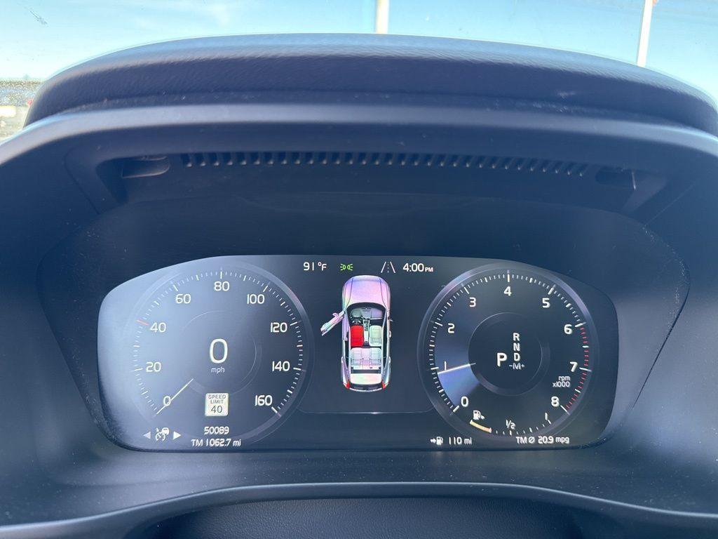 used 2022 Volvo XC40 car, priced at $31,555
