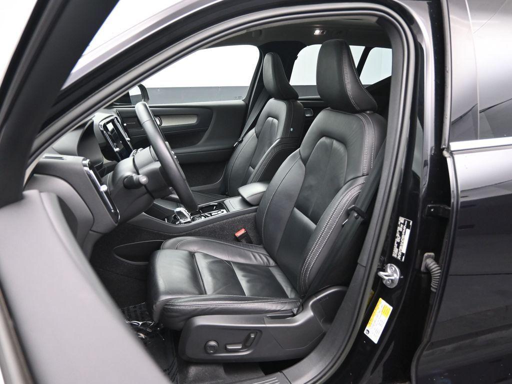 used 2022 Volvo XC40 car, priced at $30,991