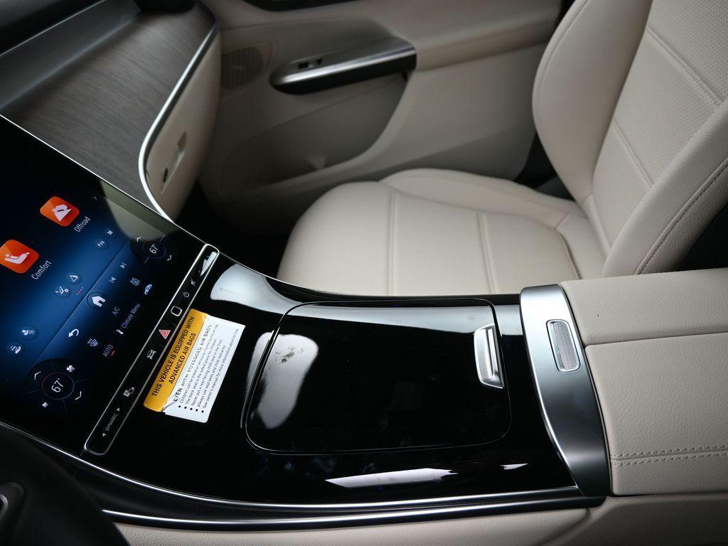 new 2025 Mercedes-Benz GLC 300 car, priced at $54,185