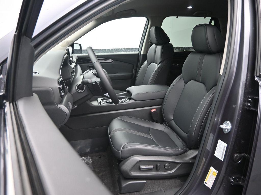 new 2025 Honda Pilot car, priced at $47,095