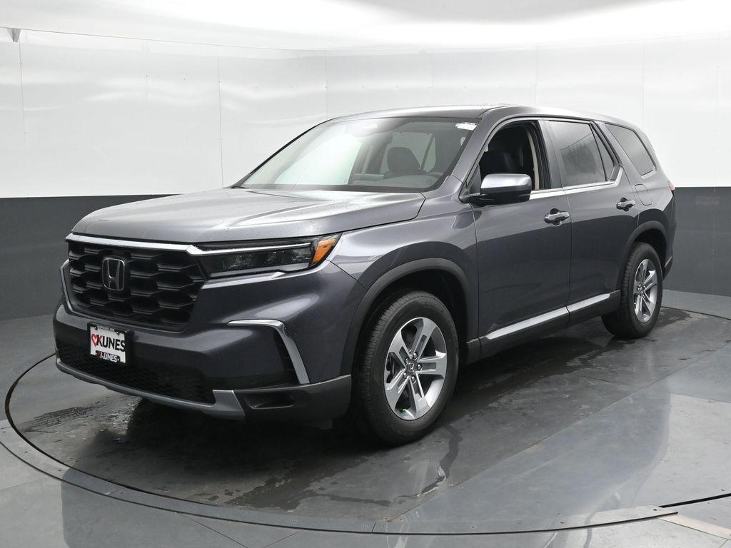 new 2025 Honda Pilot car, priced at $47,095