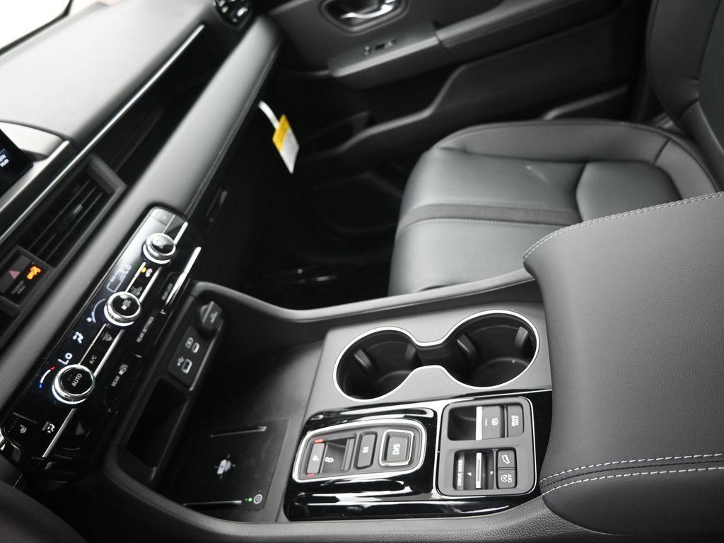 new 2025 Honda Pilot car, priced at $47,095