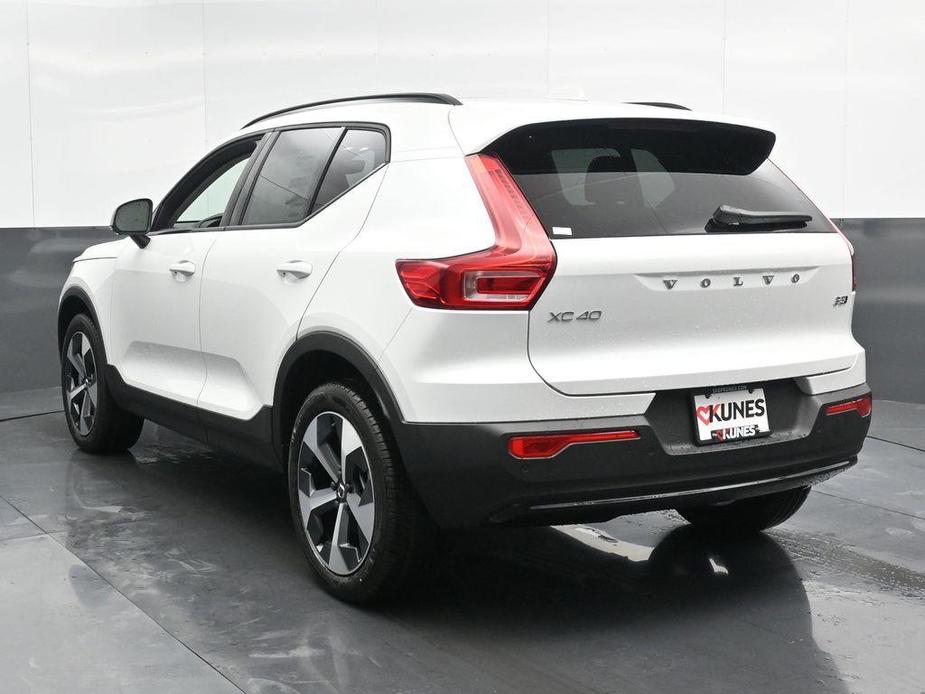 new 2025 Volvo XC40 car, priced at $45,645