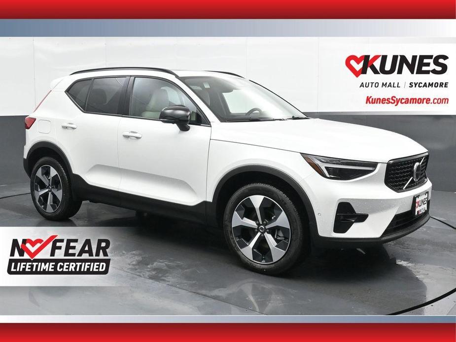 new 2025 Volvo XC40 car, priced at $45,645