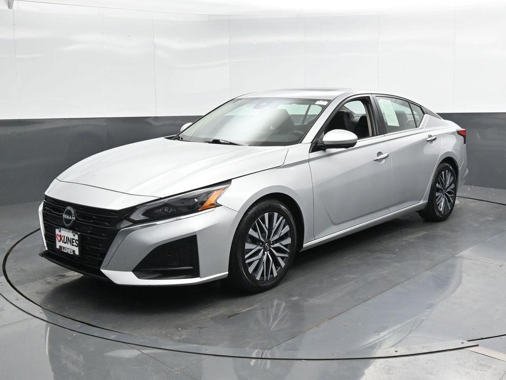used 2023 Nissan Altima car, priced at $21,577