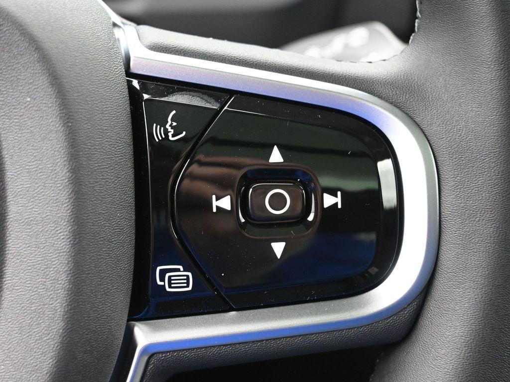 new 2025 Volvo XC90 car, priced at $63,428