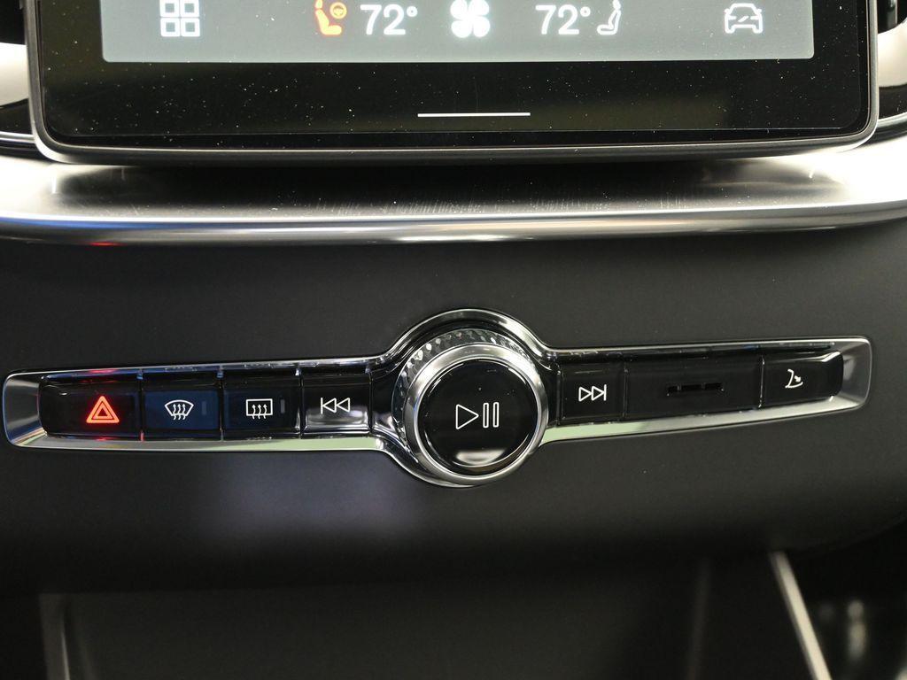 new 2025 Volvo XC90 car, priced at $63,428