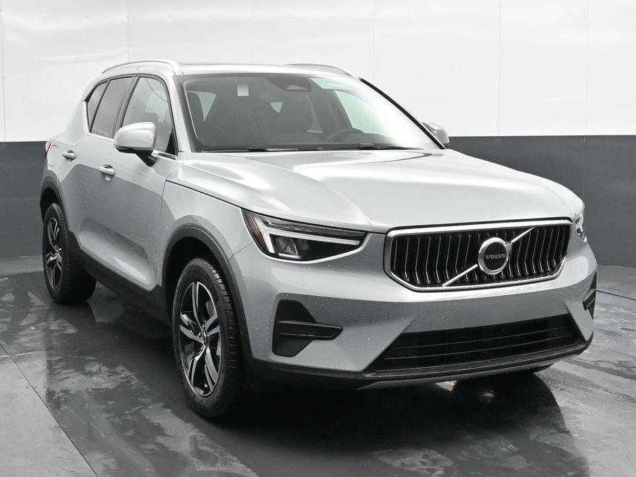 new 2025 Volvo XC40 car, priced at $43,500