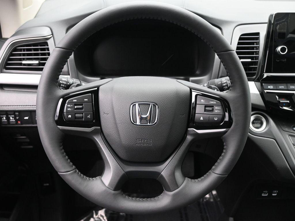 new 2026 Honda Odyssey car, priced at $43,081