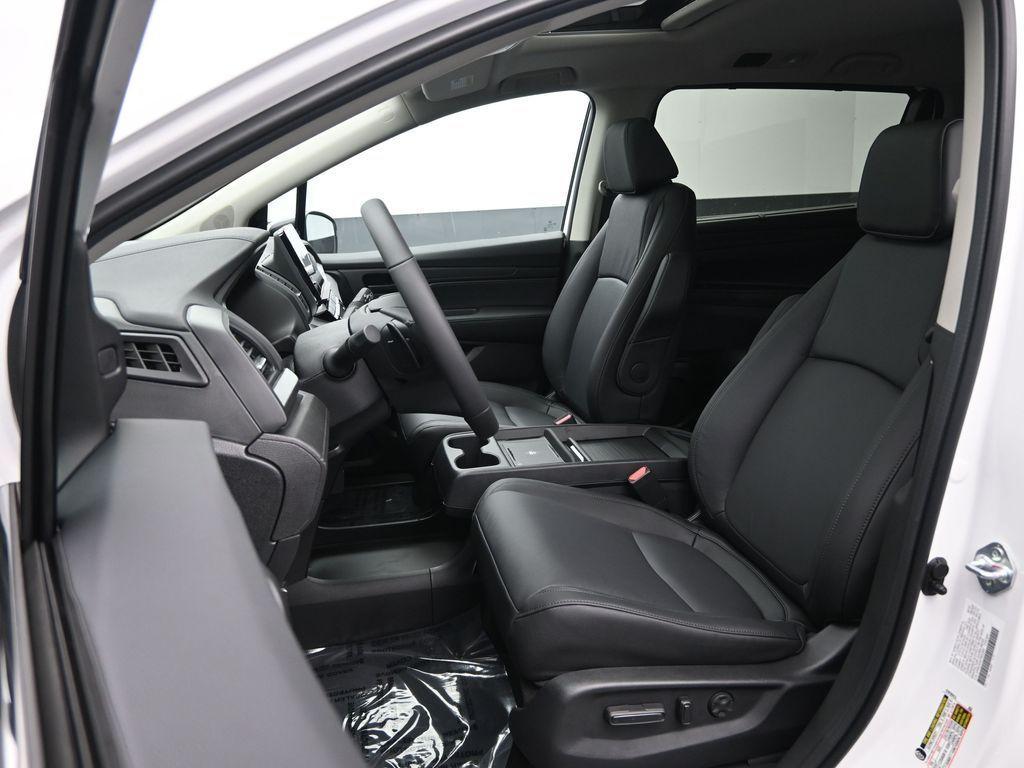 new 2026 Honda Odyssey car, priced at $43,081