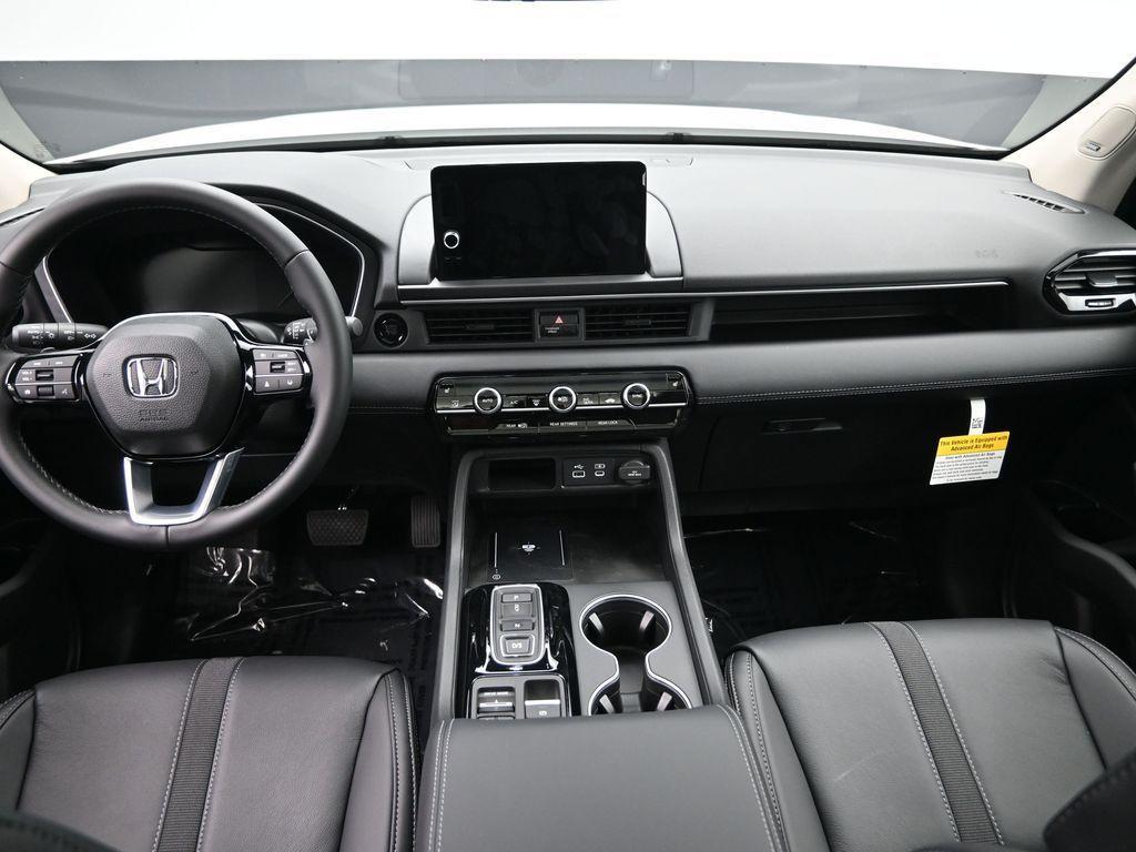 new 2025 Honda Pilot car, priced at $53,155