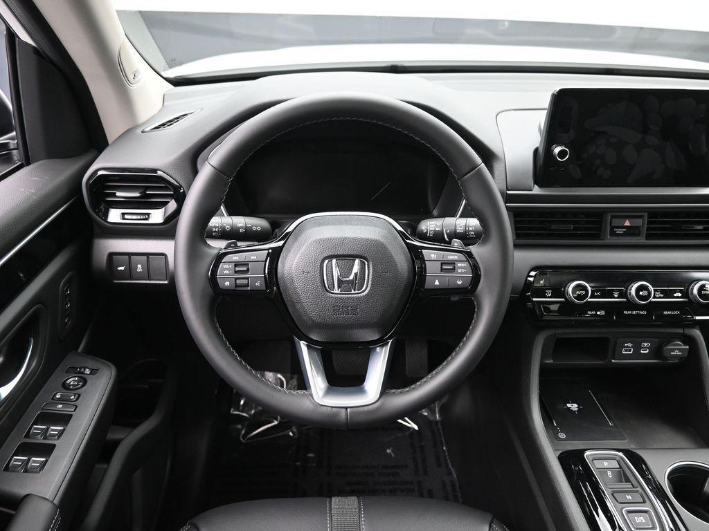 new 2025 Honda Pilot car, priced at $53,155