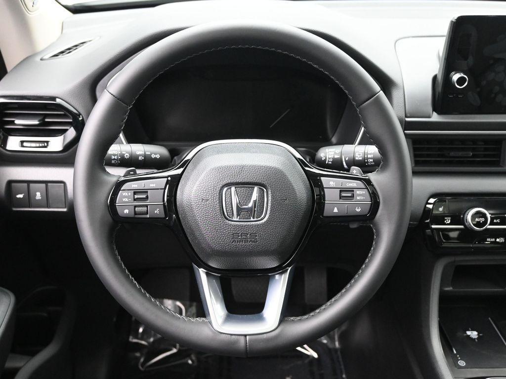 new 2025 Honda Pilot car, priced at $53,155