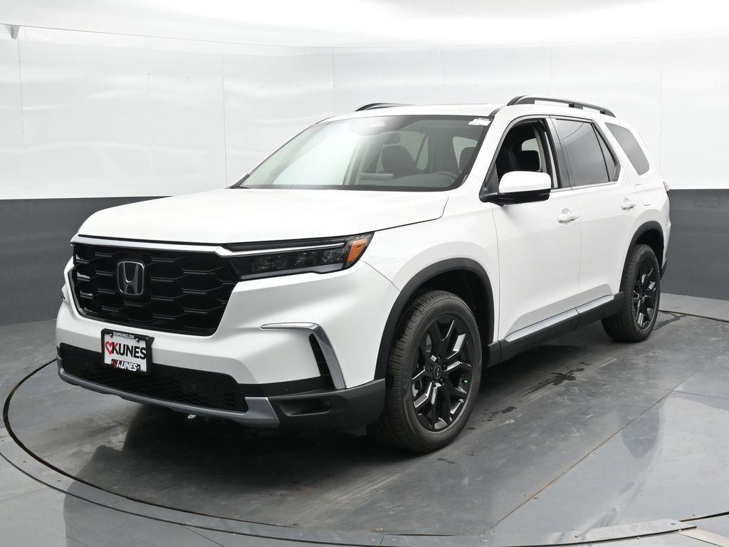 new 2025 Honda Pilot car, priced at $53,155