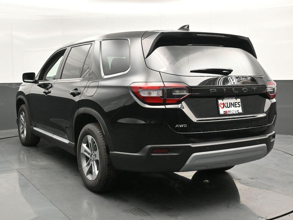 new 2025 Honda Pilot car, priced at $44,330