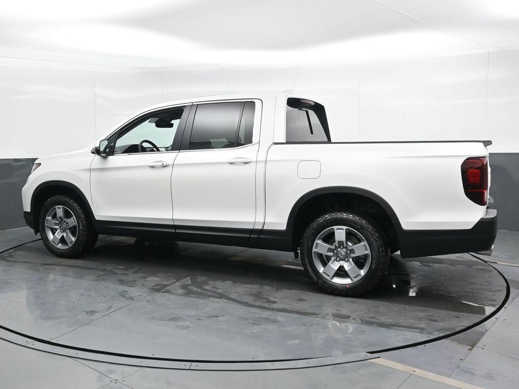 used 2025 Honda Ridgeline car, priced at $40,584