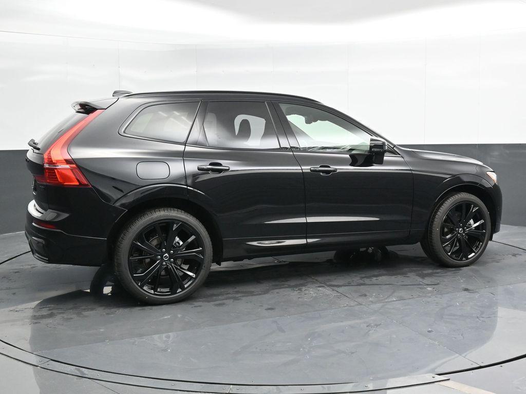 new 2025 Volvo XC60 car, priced at $58,325