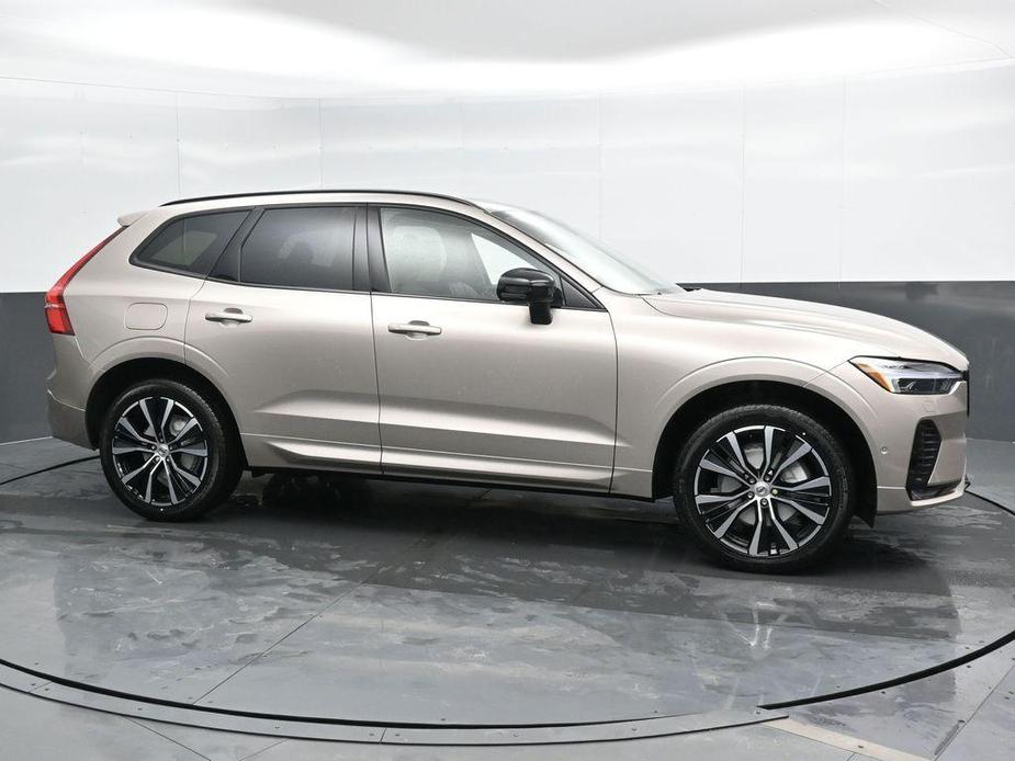 new 2025 Volvo XC60 car, priced at $53,725