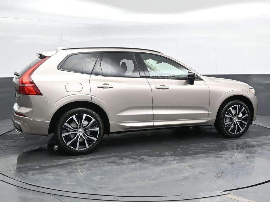 new 2025 Volvo XC60 car, priced at $53,725