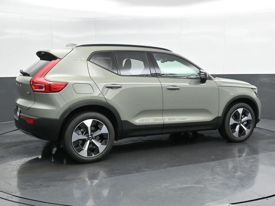 new 2025 Volvo XC40 car, priced at $46,815