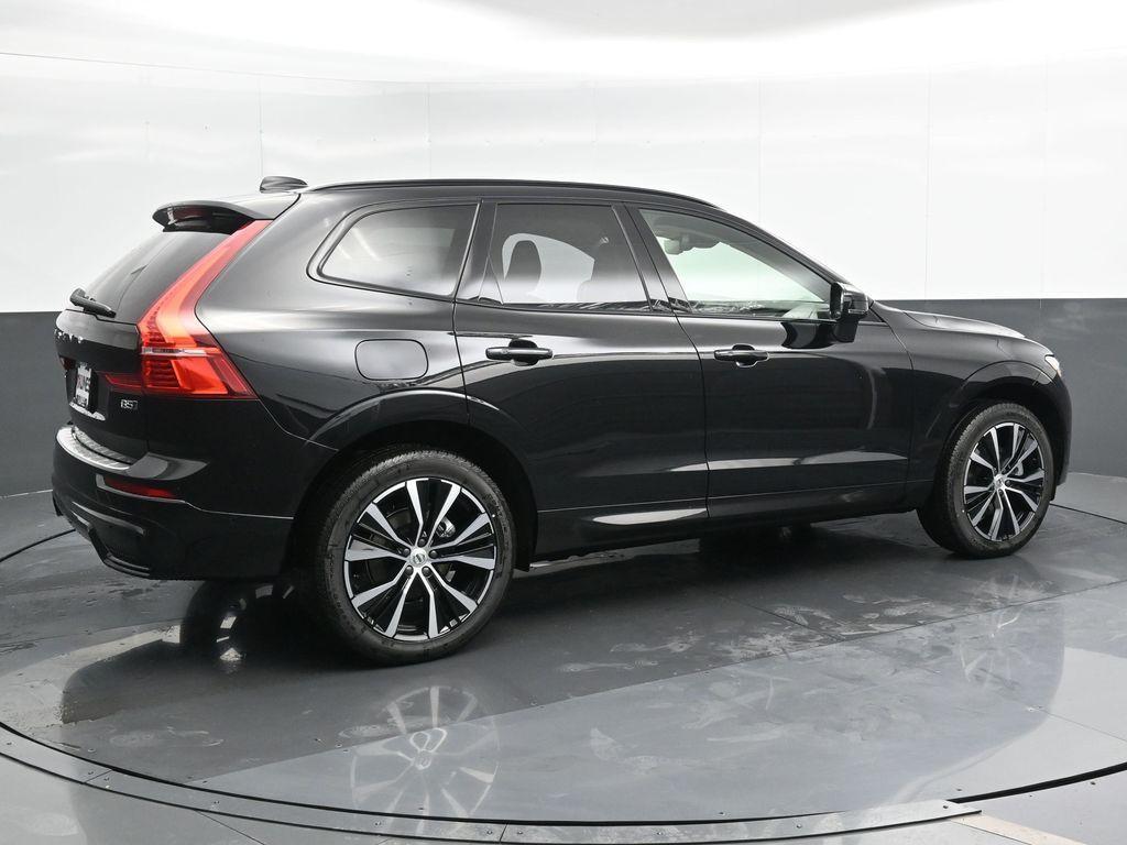 new 2025 Volvo XC60 car, priced at $53,525