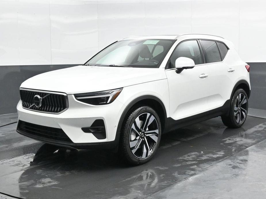 new 2025 Volvo XC40 car, priced at $48,290