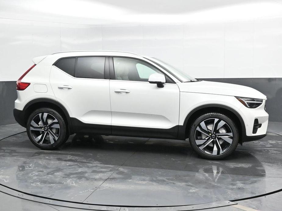 new 2025 Volvo XC40 car, priced at $48,290