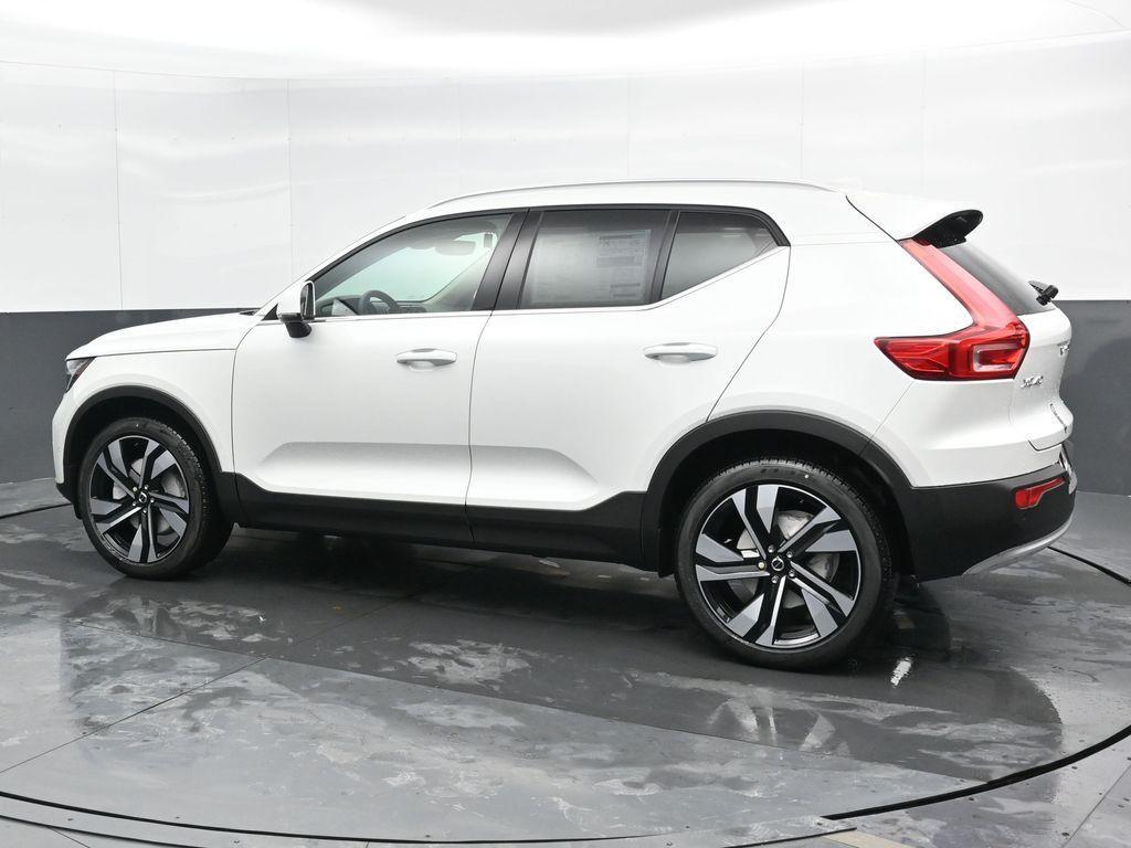 new 2025 Volvo XC40 car, priced at $48,290