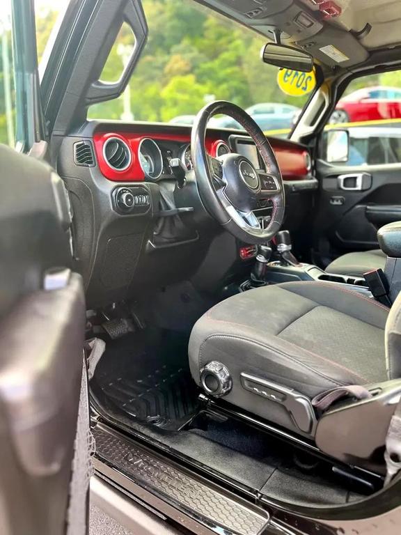 used 2019 Jeep Wrangler Unlimited car, priced at $32,995