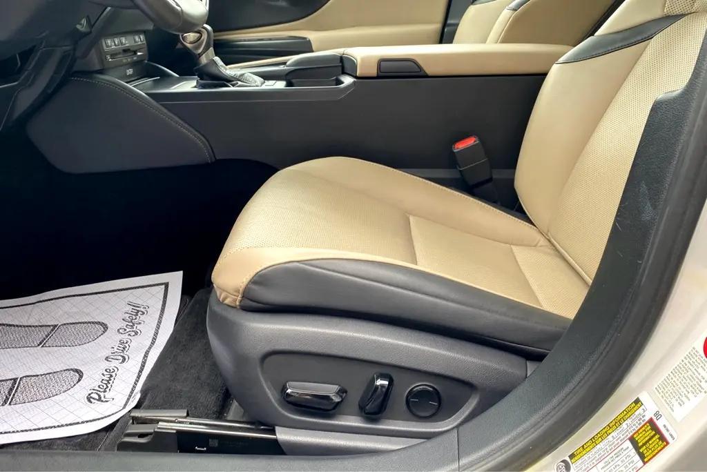 used 2019 Lexus ES 350 car, priced at $26,455