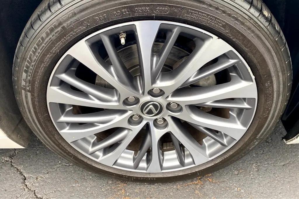used 2019 Lexus ES 350 car, priced at $26,455