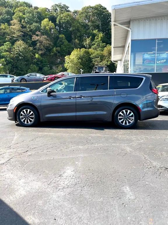 used 2022 Chrysler Pacifica Hybrid car, priced at $23,250