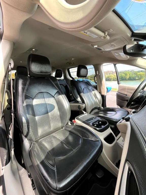 used 2022 Chrysler Pacifica Hybrid car, priced at $23,250