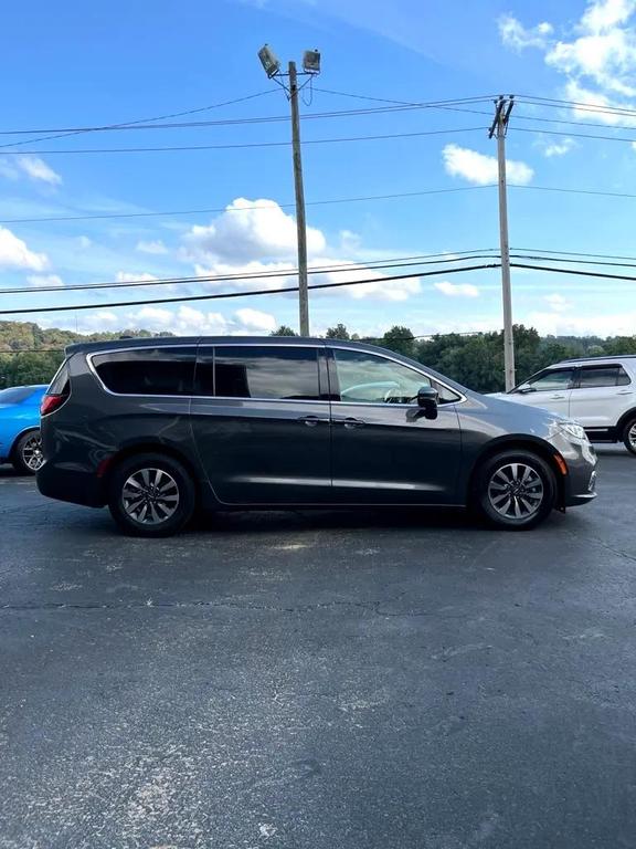 used 2022 Chrysler Pacifica Hybrid car, priced at $23,250