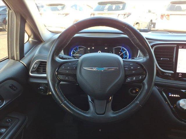 used 2021 Chrysler Pacifica Hybrid car, priced at $23,899