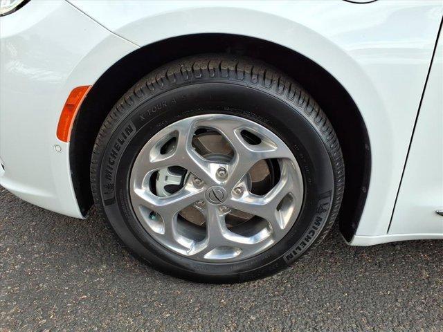 used 2021 Chrysler Pacifica Hybrid car, priced at $26,199