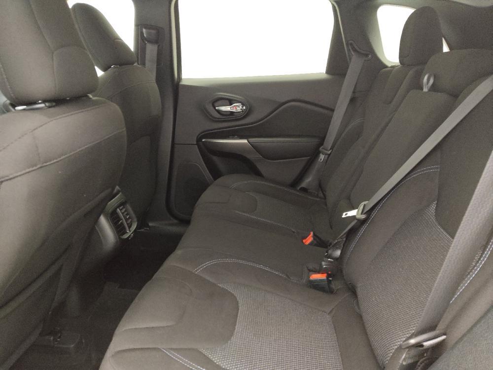 used 2020 Jeep Cherokee car, priced at $16,595