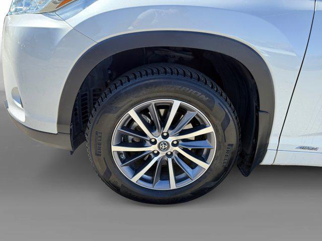 used 2017 Toyota Highlander Hybrid car, priced at $22,498