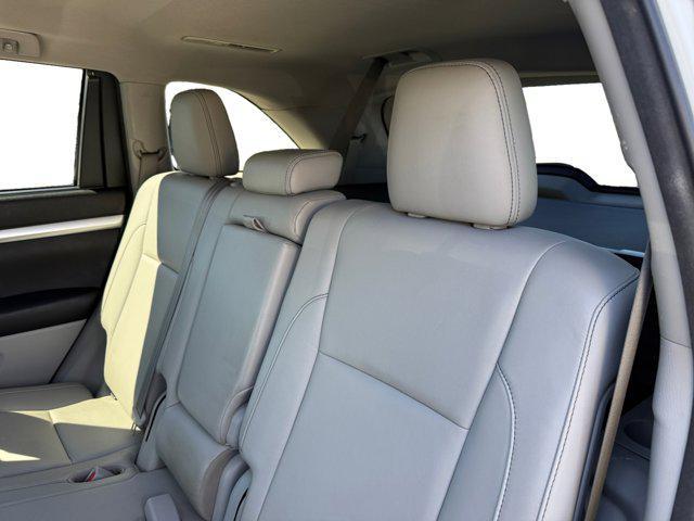 used 2017 Toyota Highlander Hybrid car, priced at $22,498