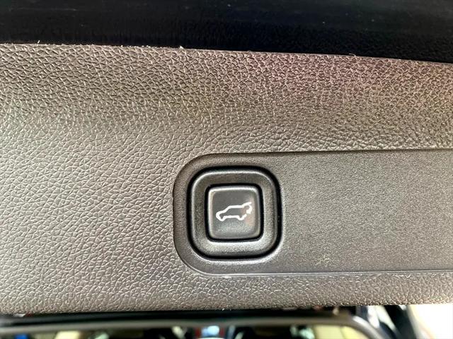 used 2014 Chevrolet Suburban car, priced at $12,995