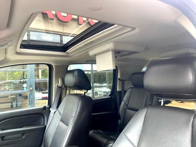 used 2014 Chevrolet Suburban car, priced at $12,995