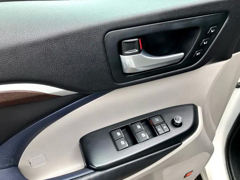 used 2016 Toyota Highlander Hybrid car, priced at $21,600