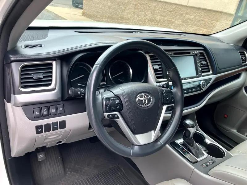 used 2016 Toyota Highlander Hybrid car, priced at $21,600