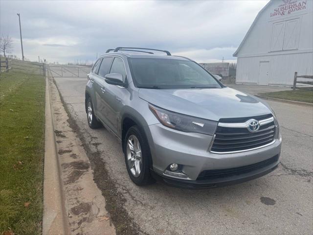 used 2014 Toyota Highlander Hybrid car, priced at $16,950