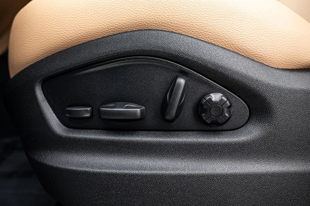 new 2026 Porsche Cayenne car, priced at $133,660