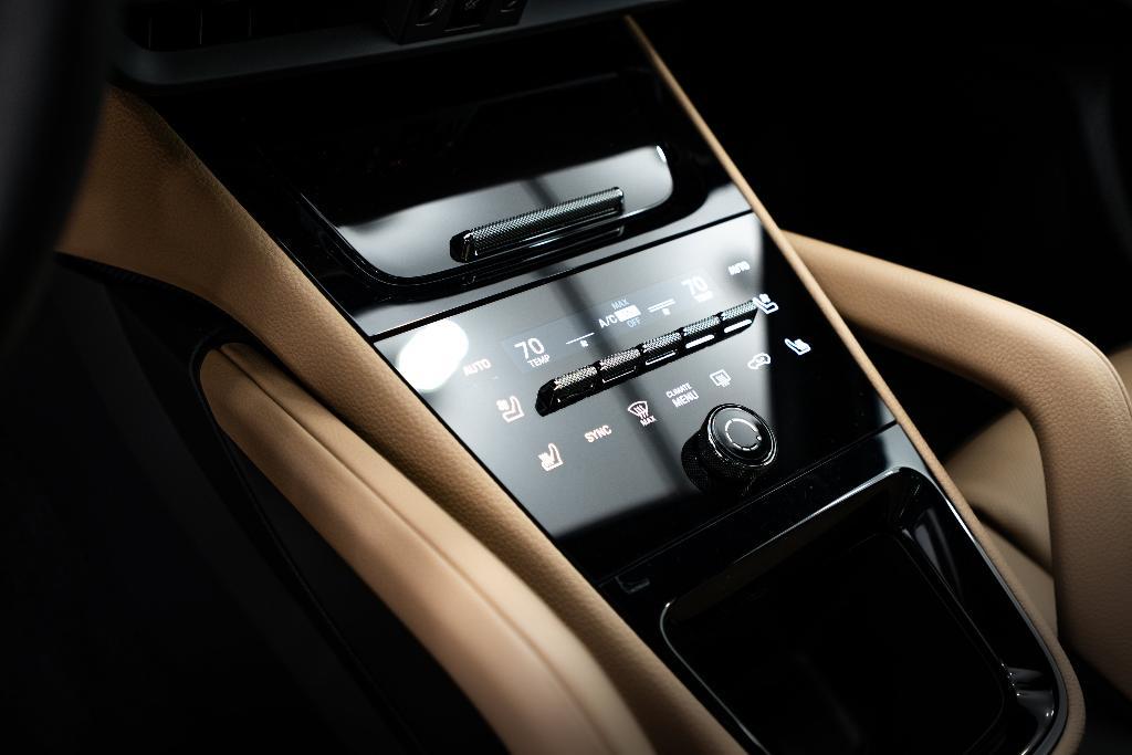 used 2025 Porsche Cayenne car, priced at $90,991