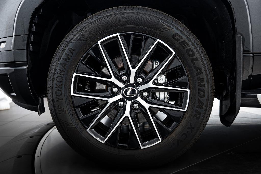 used 2024 Lexus GX 550 car
