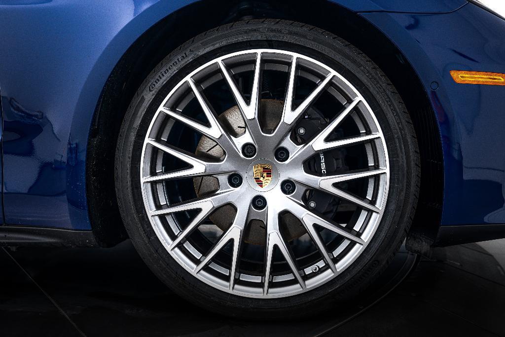 new 2026 Porsche Panamera car, priced at $139,140
