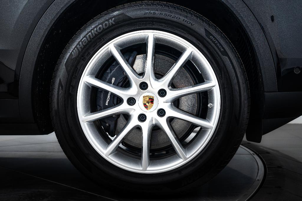 used 2025 Porsche Cayenne car, priced at $92,000