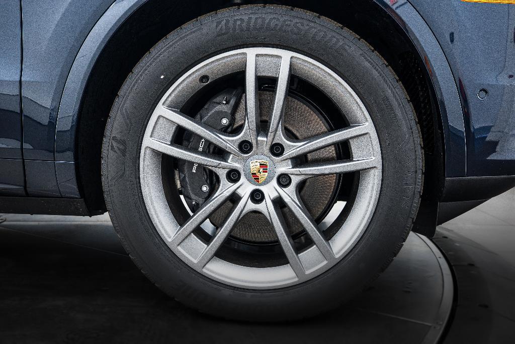 used 2025 Porsche Cayenne car, priced at $99,991